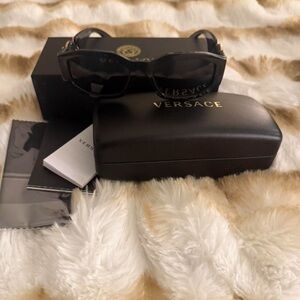 Elegant✨🖤💛Black Designer Sunglasses